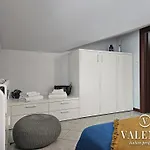 Lamante In Lucca